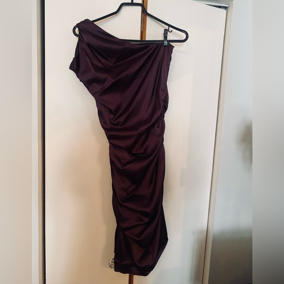 Shoulder mini dress - Picture 3 of 5